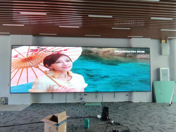 龙安P1.53led小间距屏安装案例